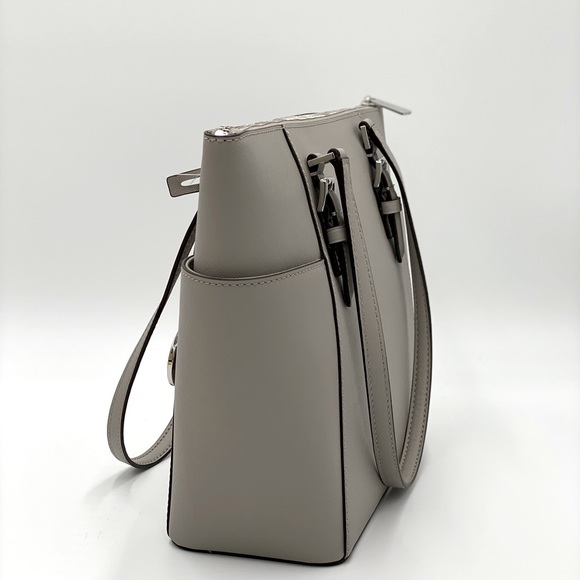 MICHAEL KORS CHARLOTTE LARGE TZ TOTE PEARL GREY - Picture 7 of 16